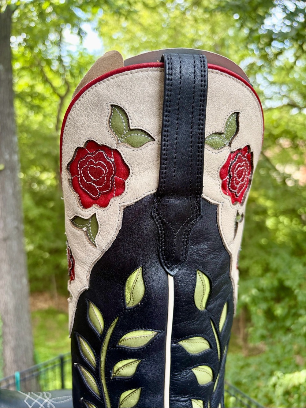 Tecovas Limited Edition Midnight Cream and Red Roses - Picture 6 of 10
